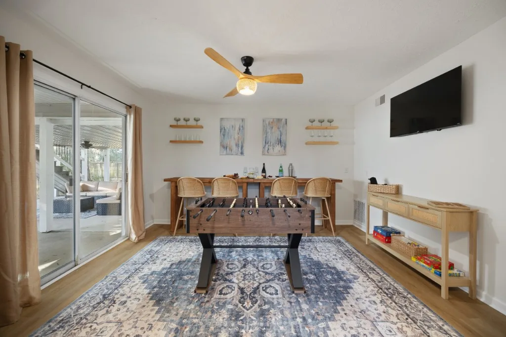 Savannah Island Oasis