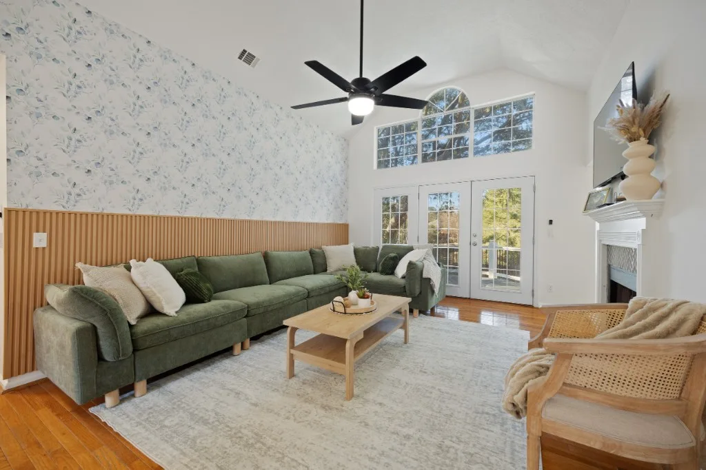 Savannah Island Oasis